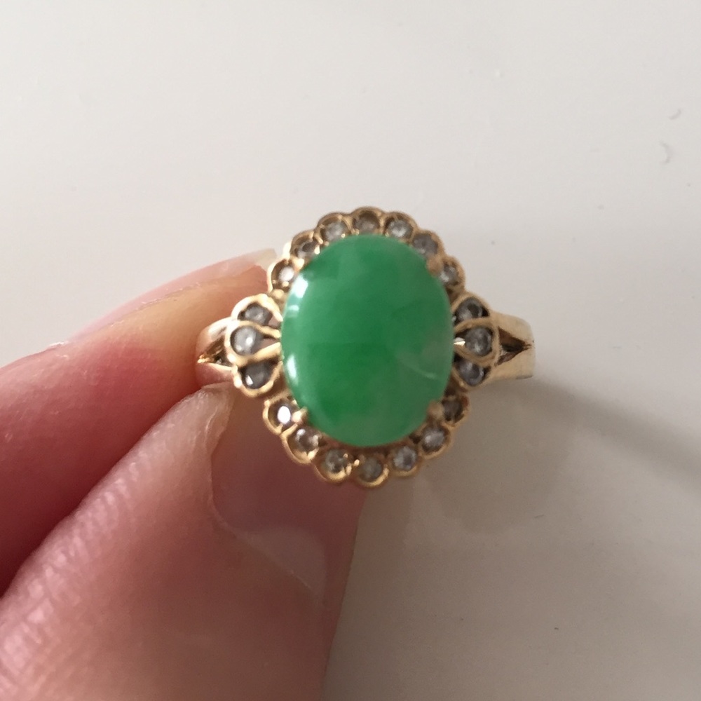 Jade ring in 18k gold- size 5.5